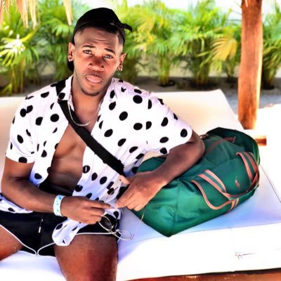 Profile Picture of 6TH TAKER #Fall12 (@Jimmie__Hendrix) on Twitter