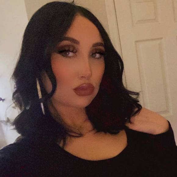 Profile Picture of Hailey Murtaugh (@hmurtaugh) on Poshmark