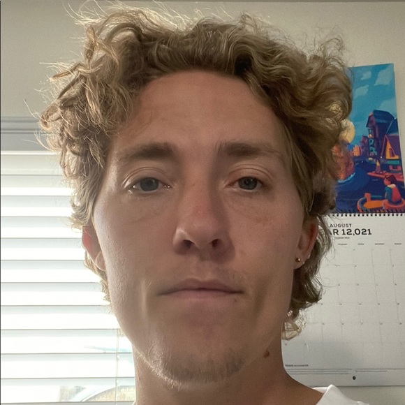 Profile Picture of Daniel Boyer (@danielboyer775) on Poshmark