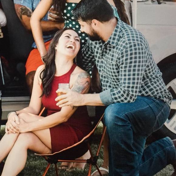 Profile Picture of Beth Frazier (@bethillio) on Poshmark