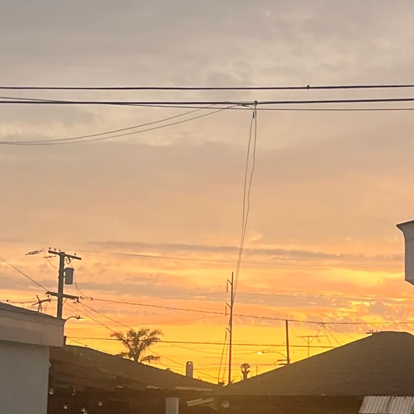 Profile Picture of Nicole Aäsness (@feelin_fine) on Poshmark