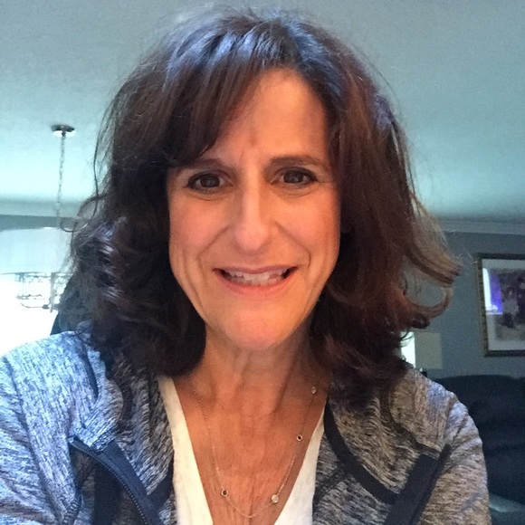 Profile Picture of Stacy Shorthouse (@sshorthous) on Poshmark