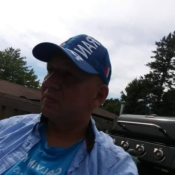 Profile Picture of Emir Emir (@adellon2009) on Poshmark