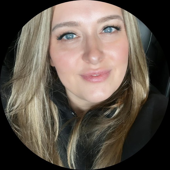 Profile Picture of Chelsea Schepp (@medspamcchelsea) on Poshmark