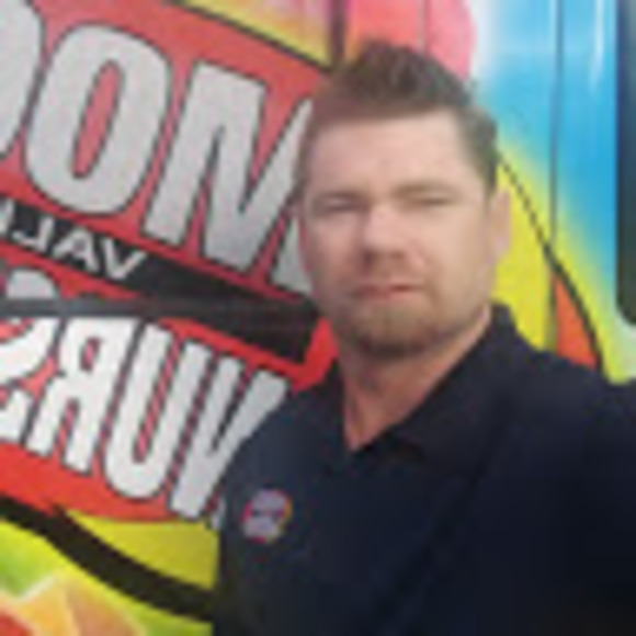 Profile Picture of Aaron Shindle (@matthew191) on Poshmark