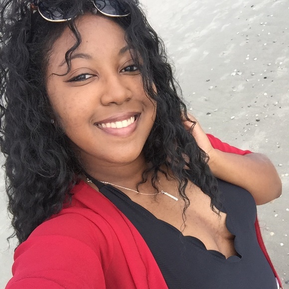 Profile Picture of Keiondra Miller (@kutie_keekee) on Poshmark