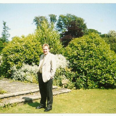 Profile Picture of Robert Holman (@RTH18) on Twitter