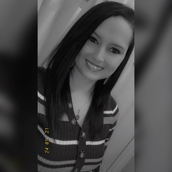 Profile Picture of Haley Hamrick (@hcook51794) on Poshmark