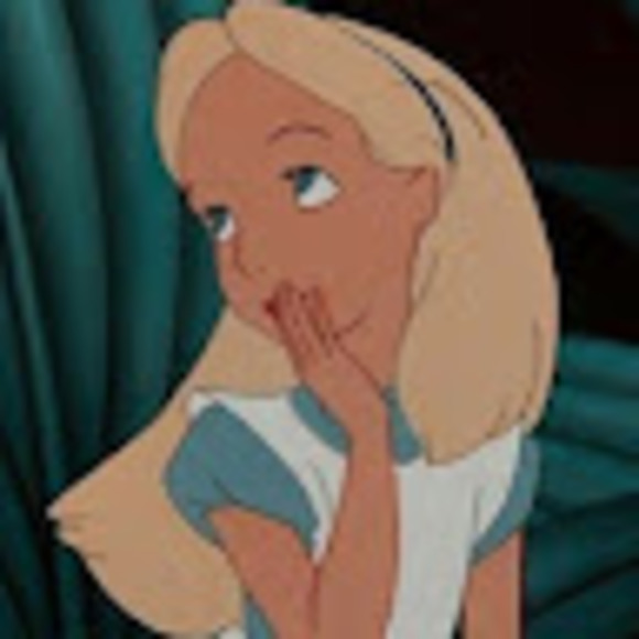 Profile Picture of Lindsay rojas Rojas (@lindsayrojas62) on Poshmark