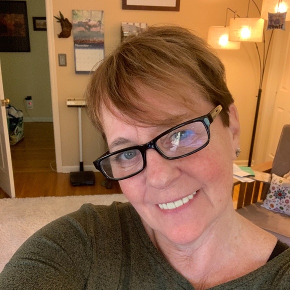 Lynn Krolak - Poshmark Profile Picture of Lynn Krolak (@jemplanet) on Poshmark