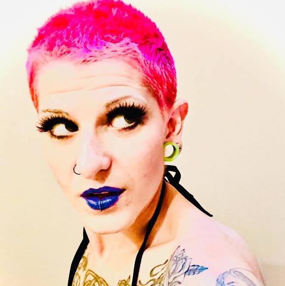 Profile Picture of Patches Ducky (@patchesducky) on Poshmark