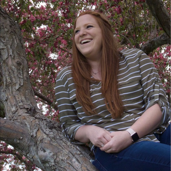 Profile Picture of Kellie Wittig (@kell_wittig) on Poshmark