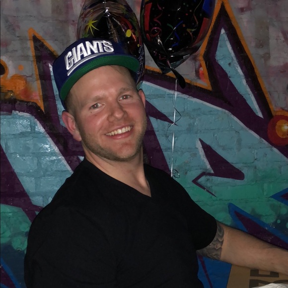 Profile Picture of Thomas Cunningham (@tom_cunn) on Poshmark