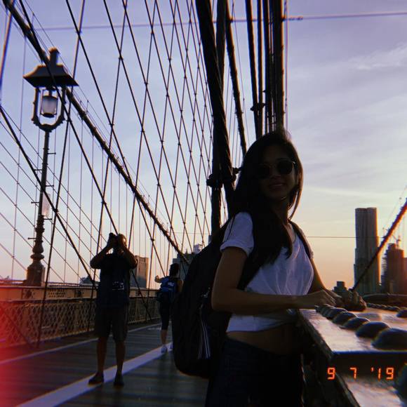 Profile Picture of Ester Lee (@dptmej007) on Poshmark