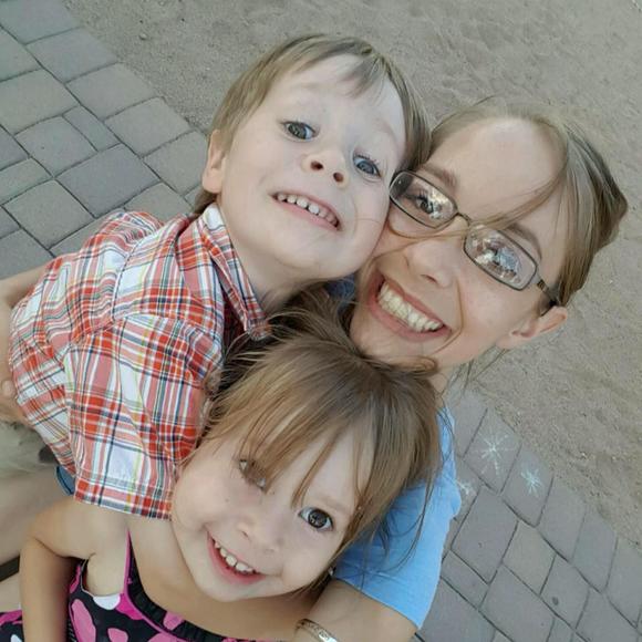 Profile Picture of Serena Kladis (@skladis) on Poshmark