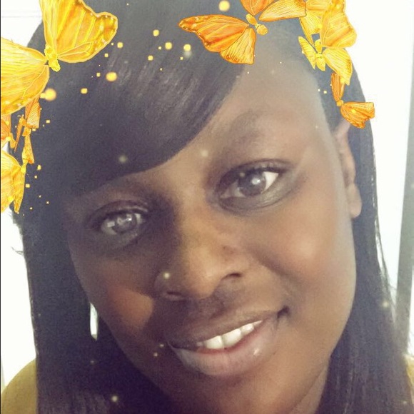 Profile Picture of Brittany Gaters (@brittanygaters) on Poshmark