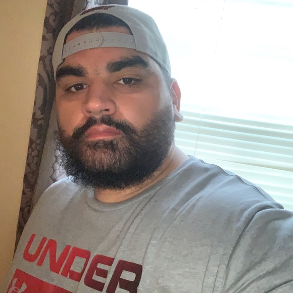 Profile Picture of Eric Arroyo (@ericarroyo800) on Poshmark