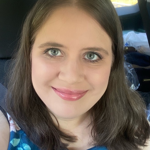 Profile Picture of Cassandra Mcguire (@cassandra682) on Poshmark