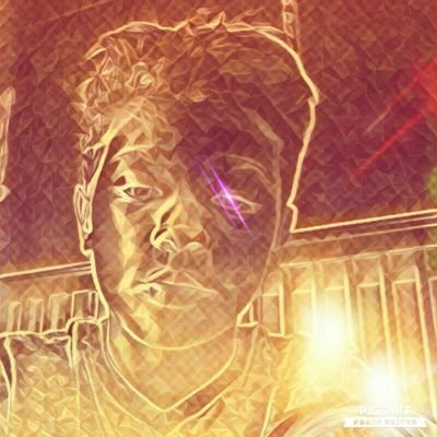 Profile Picture of Julian Stevens VlogZ (@JulianVlogz) on Twitter