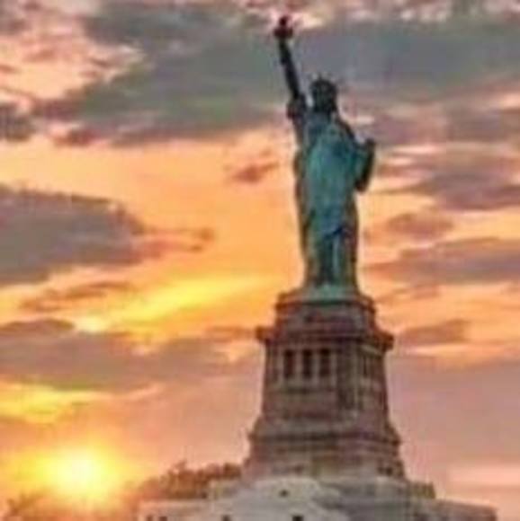 Profile Picture of Kim Kopyscinski (@electric2011) on Poshmark