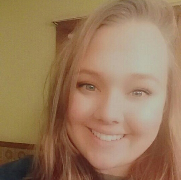 Ruth Chalstrom - Poshmark Profile Picture of Ruth Chalstrom (@ruthchalstrom20) on Poshmark