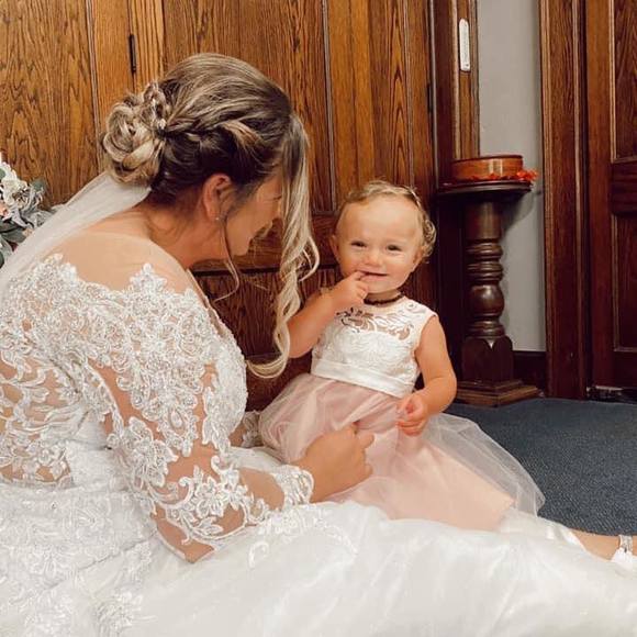 Profile Picture of Shelbee Kovar (@skovar14) on Poshmark