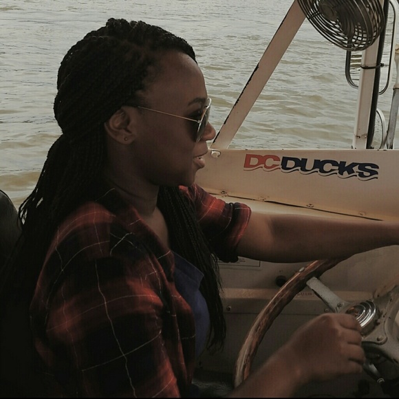 Profile Picture of Shania Shealey (@shania___) on Poshmark