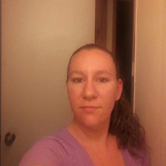 Profile Picture of Farron Tierrablanca (@farront) on Poshmark