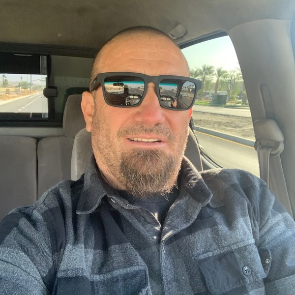 Profile Picture of Robert Hendricks (@skrrwball4u) on Poshmark