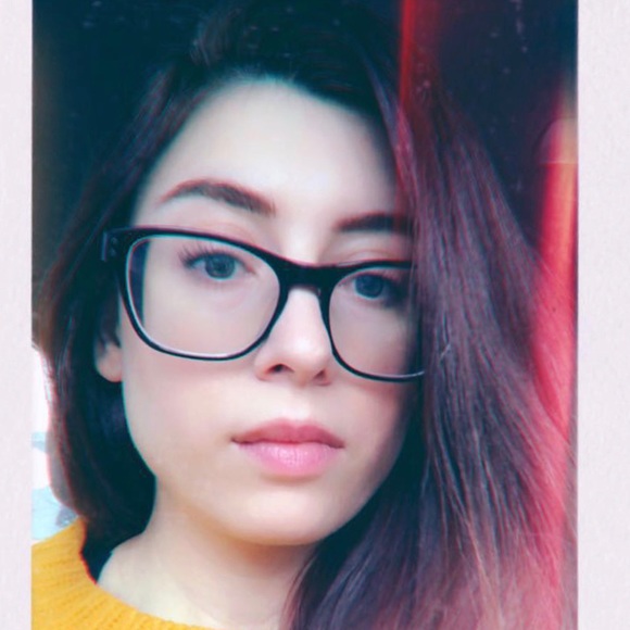 Profile Picture of Agathi Atsi (@fashionrock213) on Poshmark