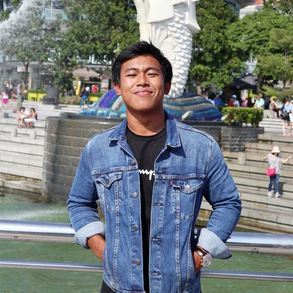 Profile Picture of Putu Hari krishna narayana (@krishnanaraa) on Poshmark