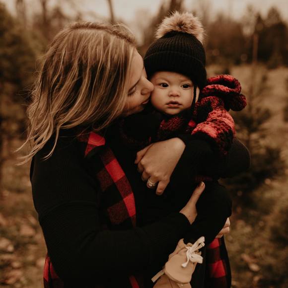 Gena Hamaguchi - Poshmark Profile Picture of Gena Hamaguchi (@genahamaguchi) on Poshmark