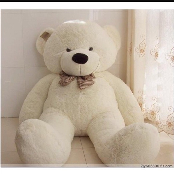 Profile Picture of Aisha Sanchez (@asanchez524045) on Poshmark