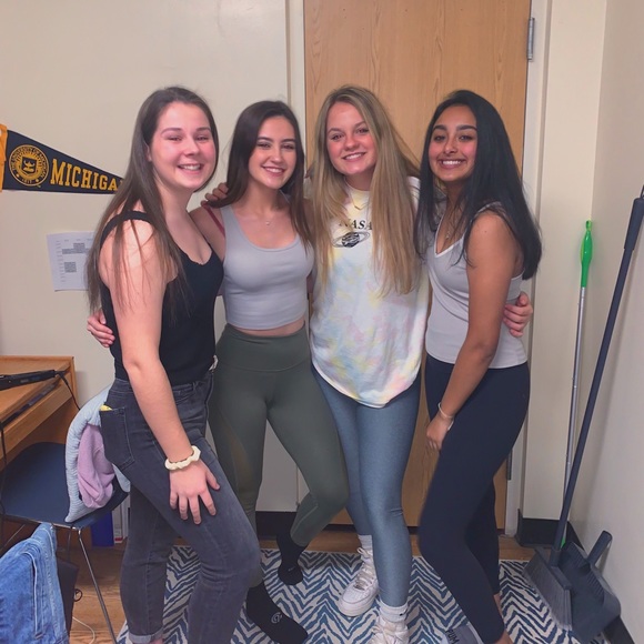 Profile Picture of Whitney Gallagher (@whitneyg1301) on Poshmark