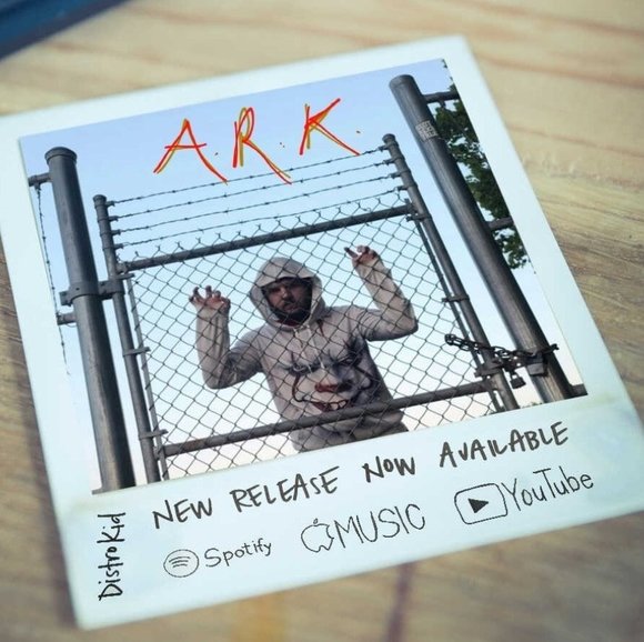 Profile Picture of Noe Smirl (@noesmirl) on Poshmark