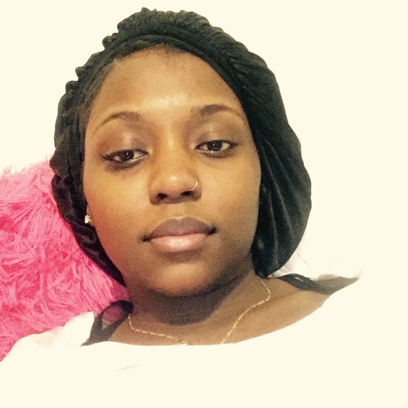 Tanya Bailey - Poshmark Profile Picture of Tanya Bailey (@dffgf) on Poshmark