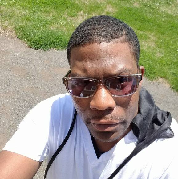 Profile Picture of Antonio Willis (@antoniowillis) on Poshmark