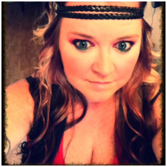 Profile Picture of Tanya Macrostie (@girliegirl01) on Poshmark