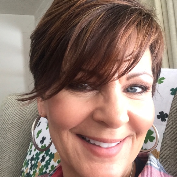 Profile Picture of Cynthia Branch (@ctbranch) on Poshmark