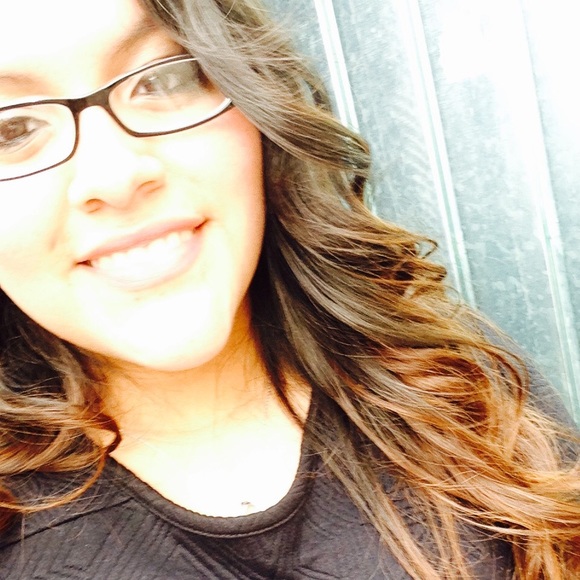 Profile Picture of Carmen Michaca (@carmenmichaca) on Poshmark