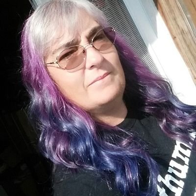 Profile Picture of Ashley Erin Elam (@crazybandmomma) on Twitter