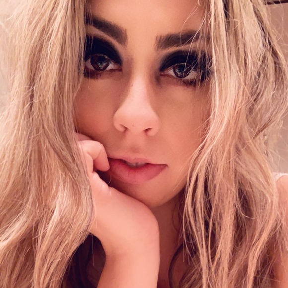 Profile Picture of Jennifer Figueroa (@jennie13254) on Poshmark