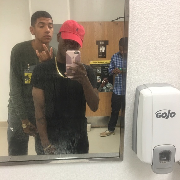 Profile Picture of Mikeal Burns (@almighty_tez) on Poshmark