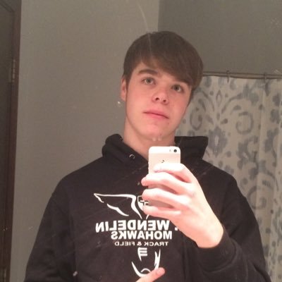 Profile Picture of Andrew Edgington (@OVERTHE_EDGE77) on Twitter