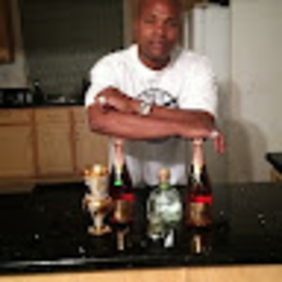 Profile Picture of Kevin Lacy (@kevinlacy679) on Poshmark