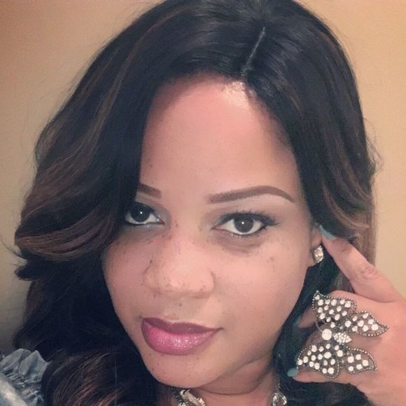 Profile Picture of Nikki Wilkins (@niquipep) on Poshmark