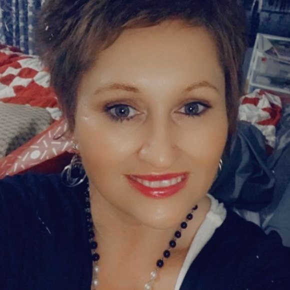 Profile Picture of Candy Howell (@candyhwll77) on Poshmark