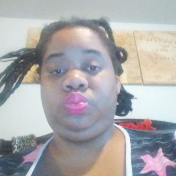 Profile Picture of Julia Owens (@juliaowens446) on Poshmark
