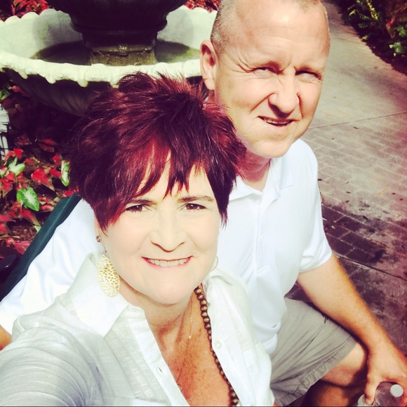 Profile Picture of Shelly Lindley (@slindley92) on Poshmark