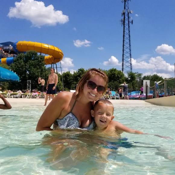 Profile Picture of Christina Benić (@chrissybenic) on Poshmark